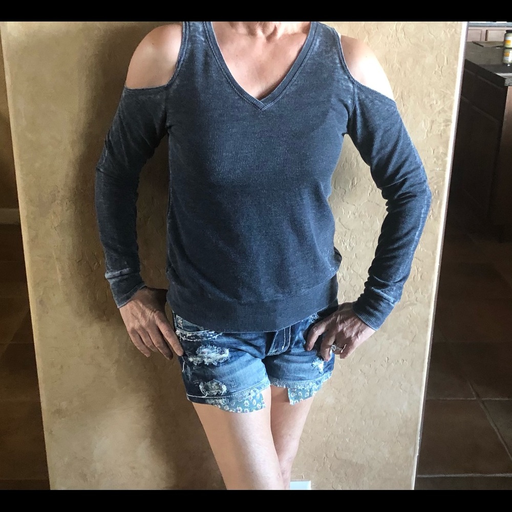 Grey Cotton cold shoulder t shirt/Top